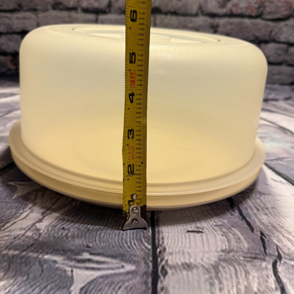 Vintage Tupperware Round Cake\Dessert\Snack Carrier Retro Kitchen Storage - Picture 9 of 10